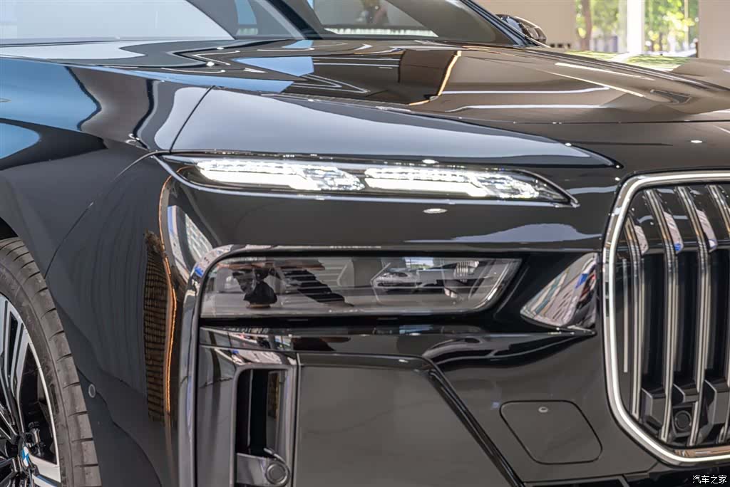 BMW 7 Series, 2024 12