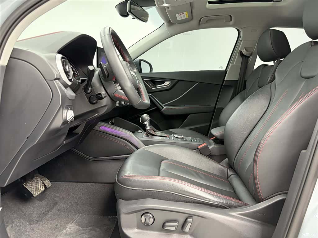 Audi Q2L, 2023 15