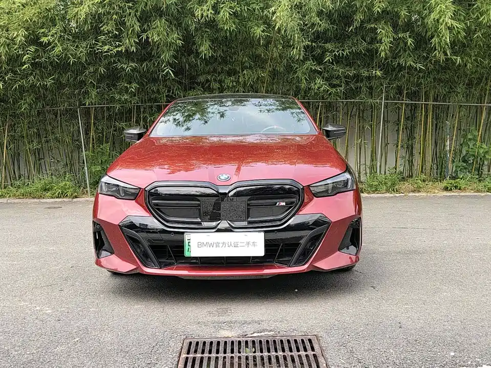 BMW i5 M60