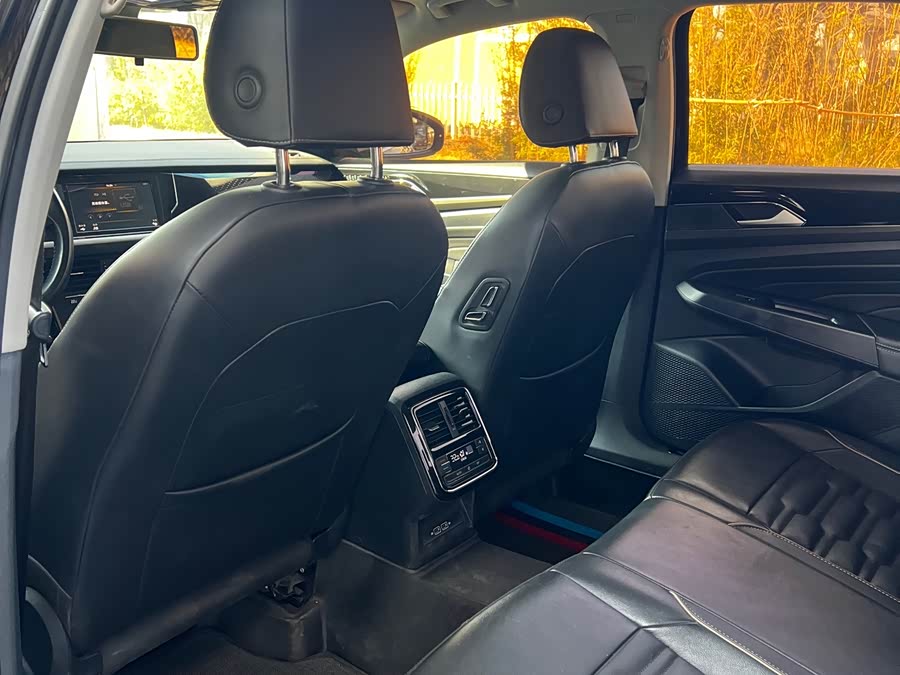 Volkswagen Passat 2019, фото 4