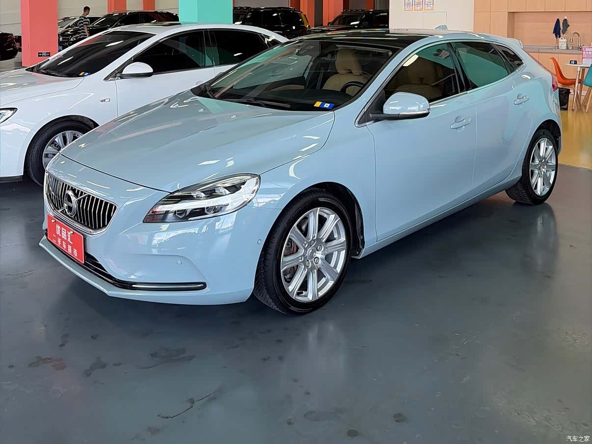 Volvo V40, 2017 1