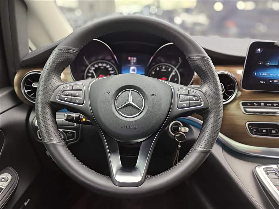 Mercedes-Benz V-class