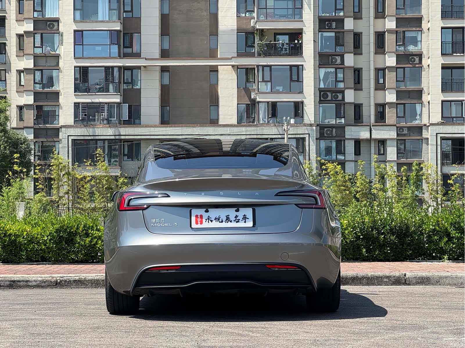 Tesla Model 3, 2025 10
