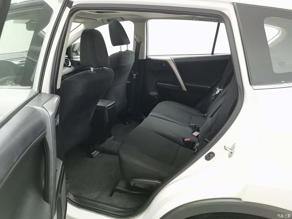 Toyota RAV4, 2018 15