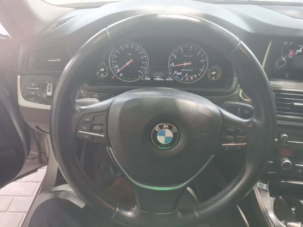 BMW 5 Series, 2015 11