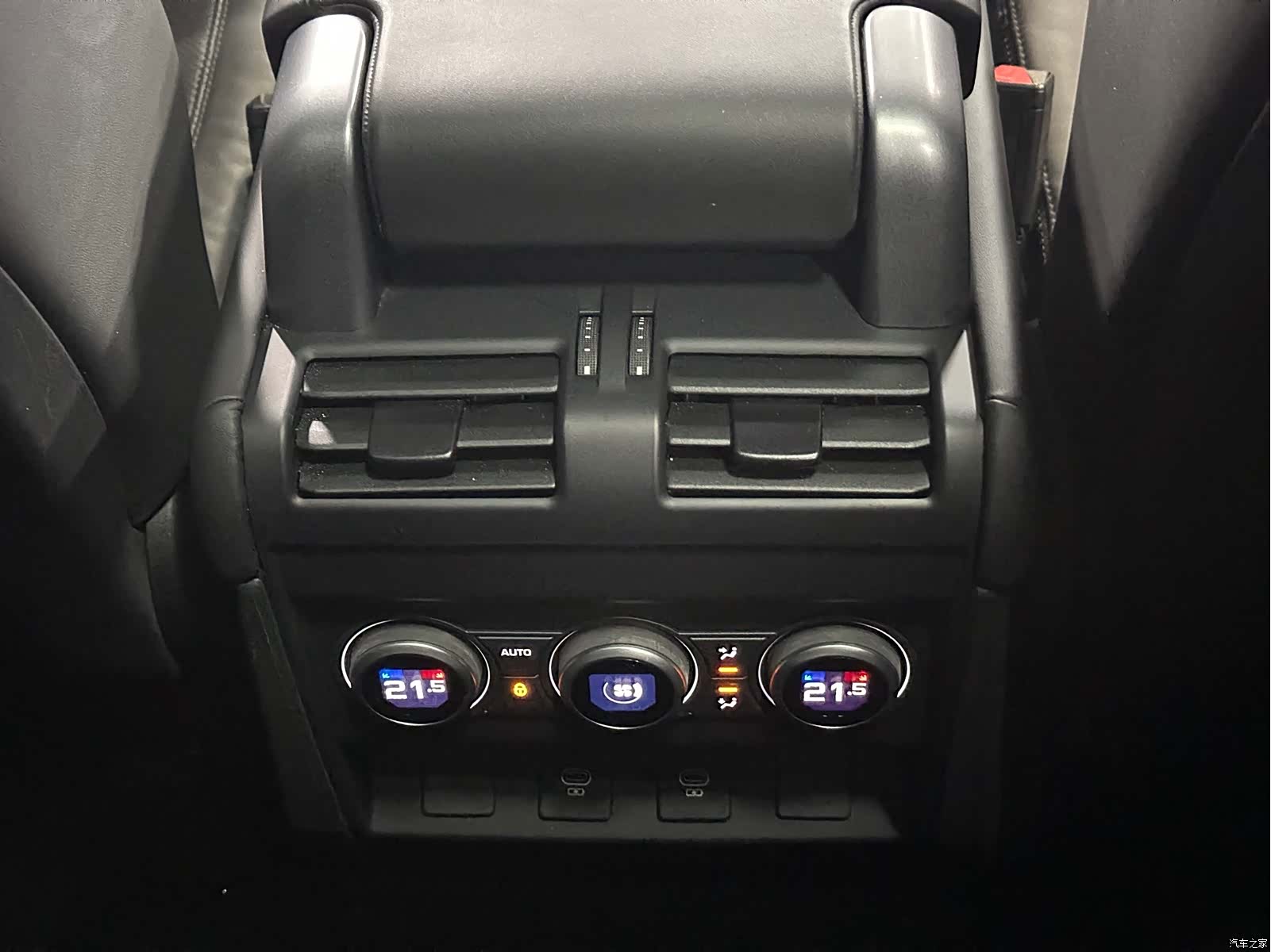 Land Rover Defender, 2023 все фото