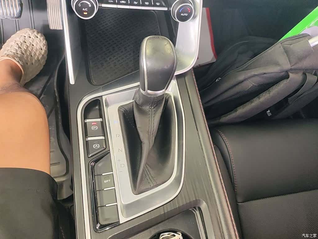 Geely Binray, 2019 10