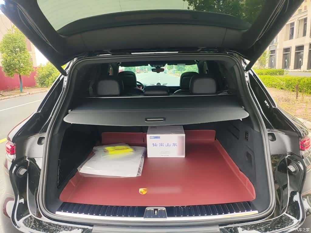 Porsche Cayenne, 2026 12