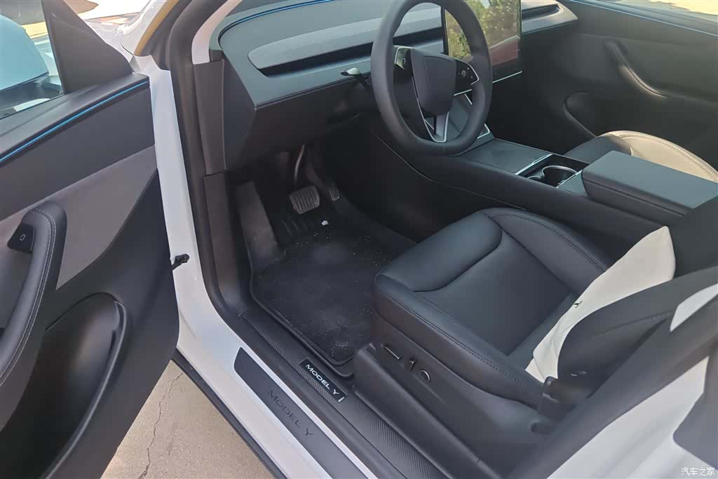 Tesla Model Y, 2025 8
