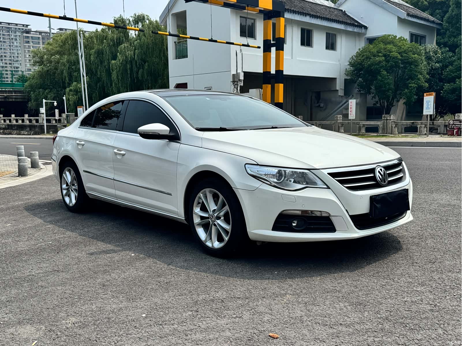 Volkswagen CC, 2011 1
