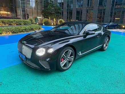 ŷ½ 2022 4.0T GT V8