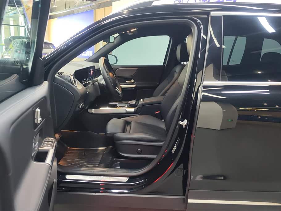 Mercedes-Benz GLB Mercedes-Benz GLB