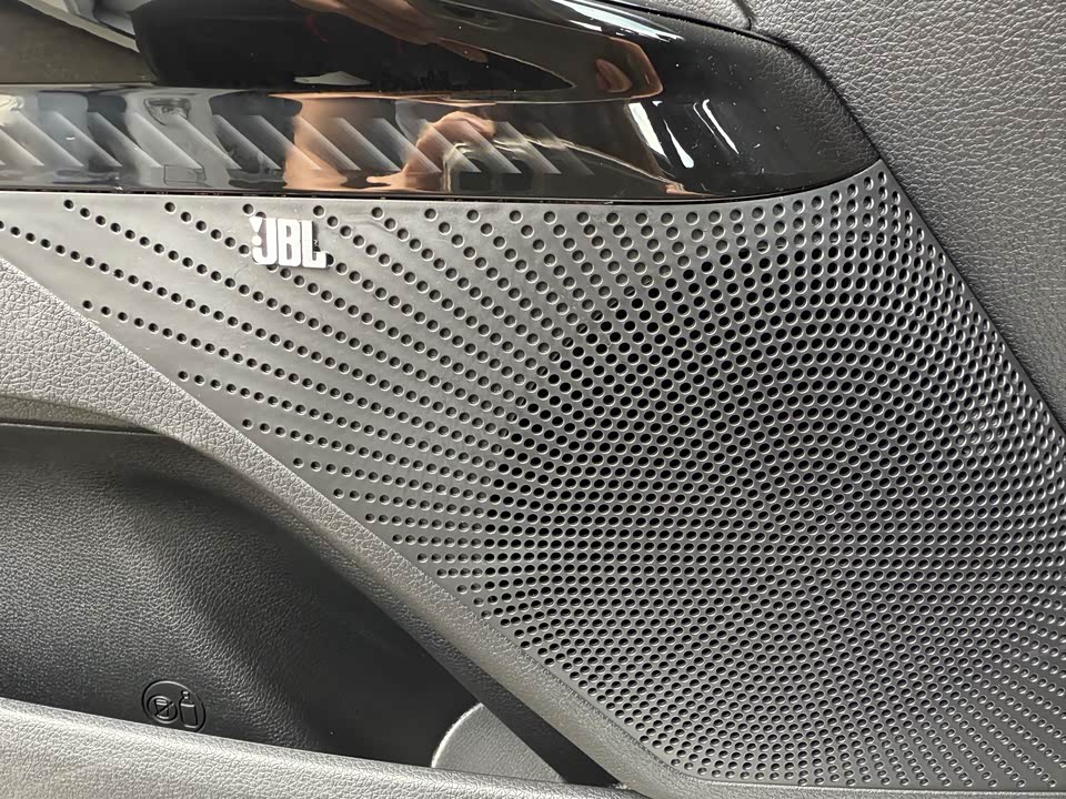 Kia K5 Kia K5