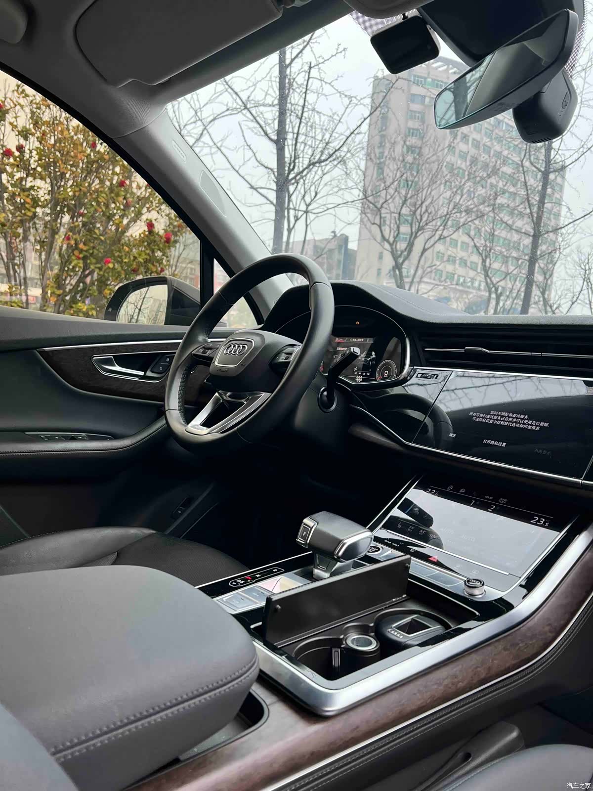 Audi Q7, 2023 10