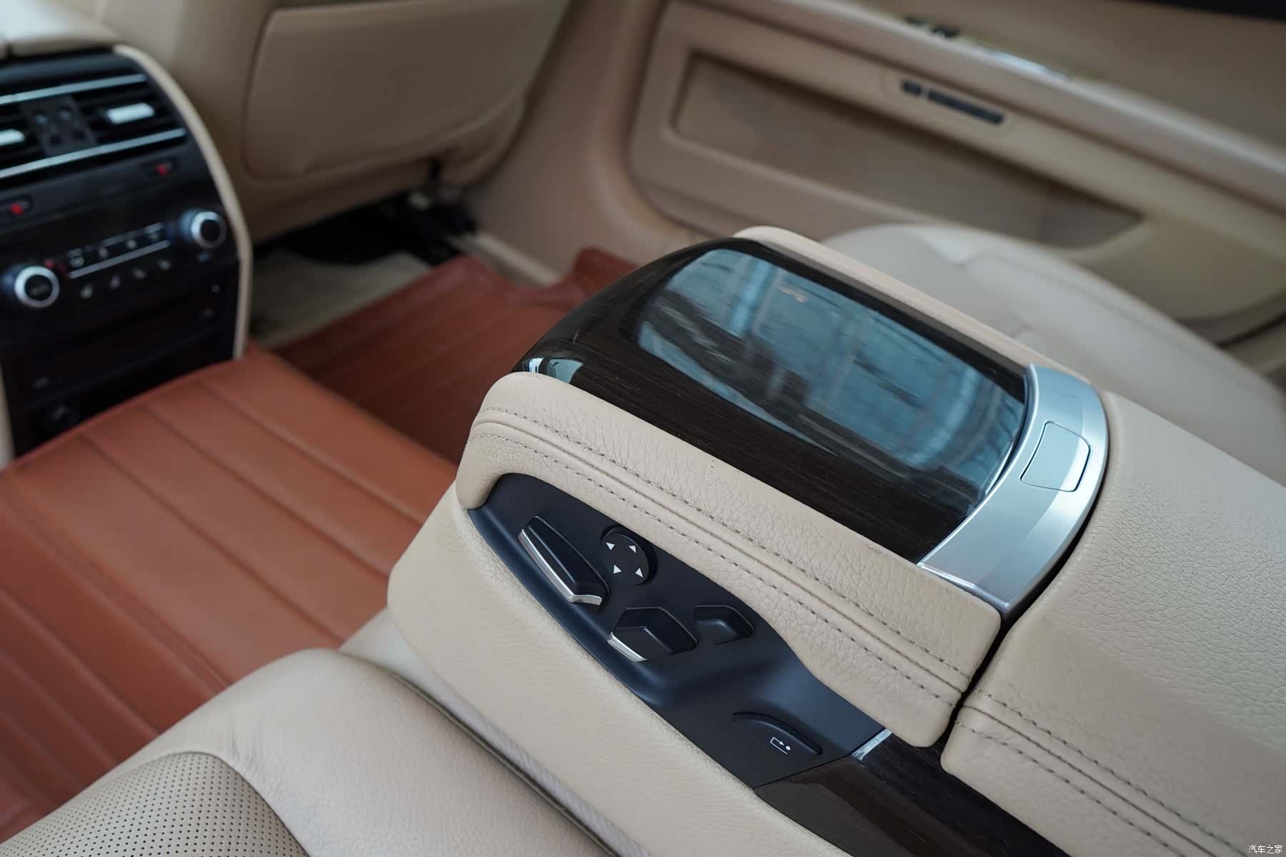 BMW 7 Series, 2013 25