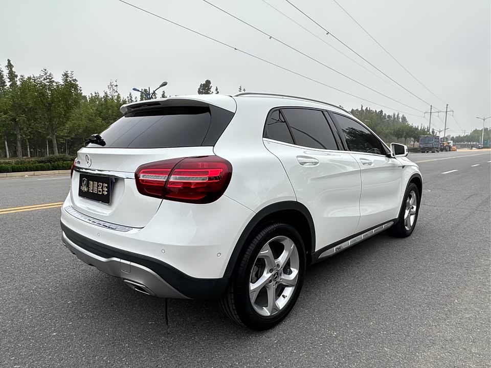 Mercedes-Benz GLA