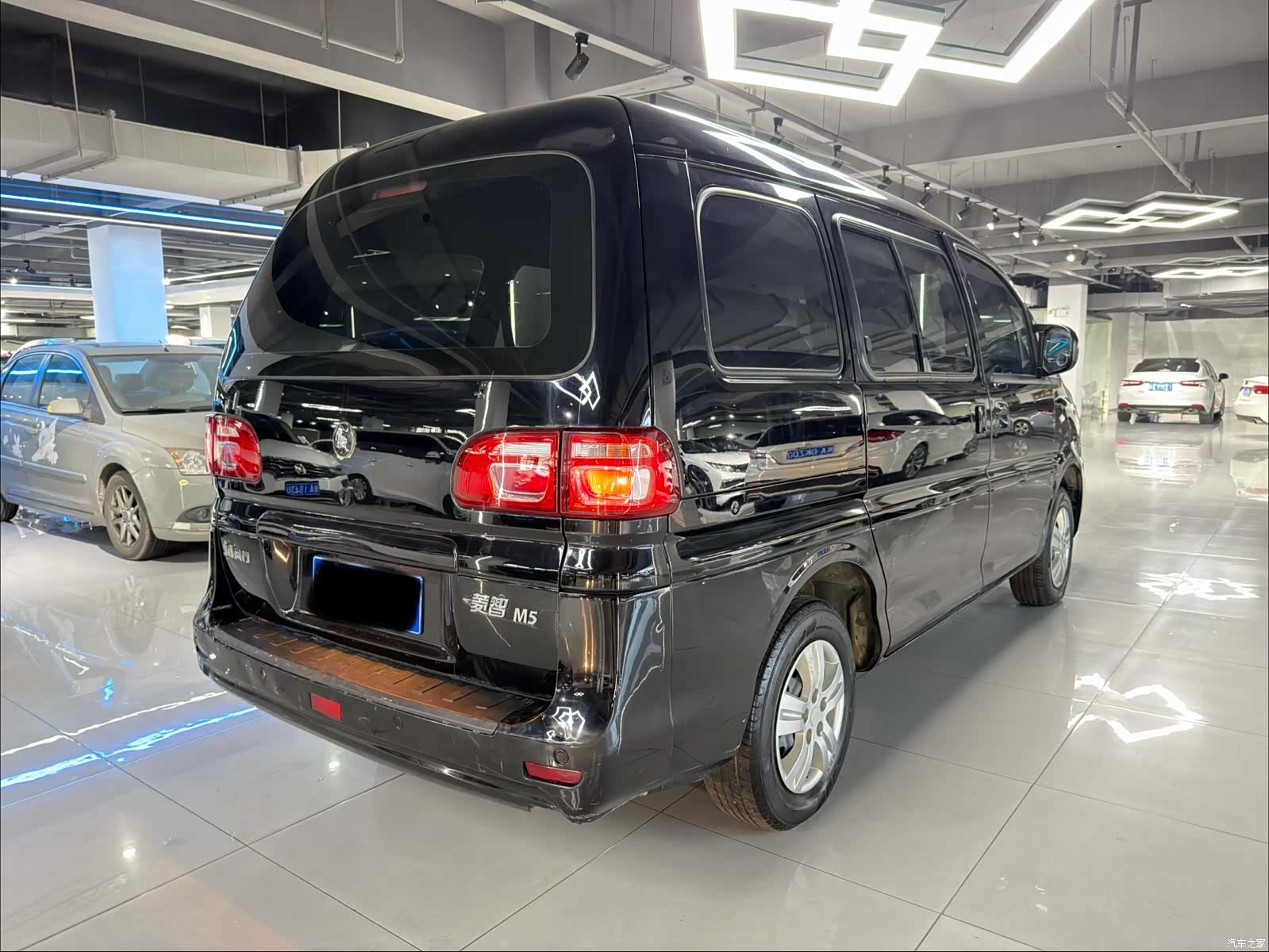 DongFeng M5, 2022 4