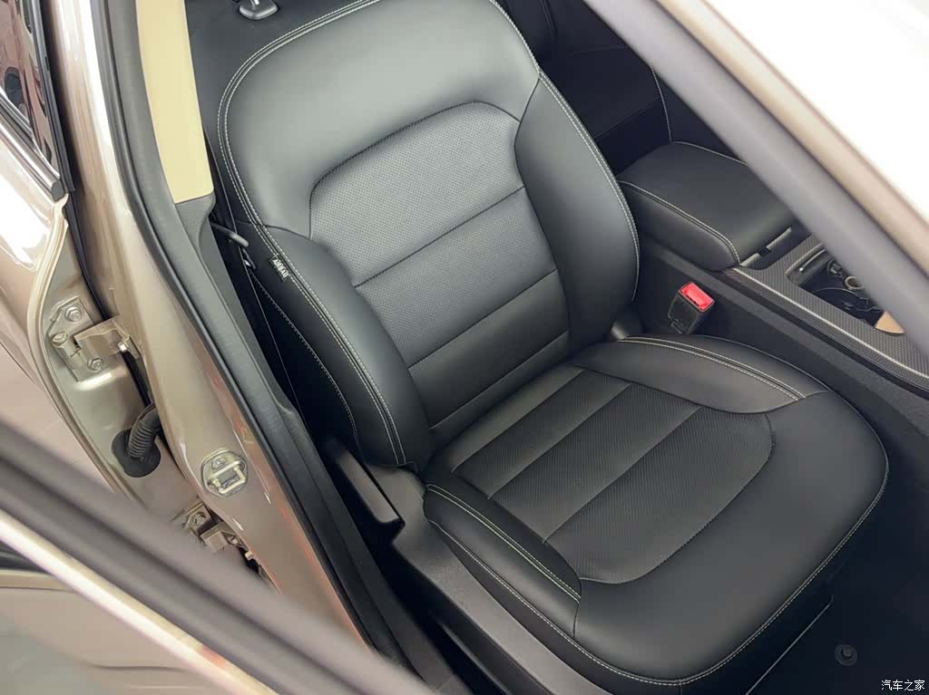 Geely Emgrand, 2017 11