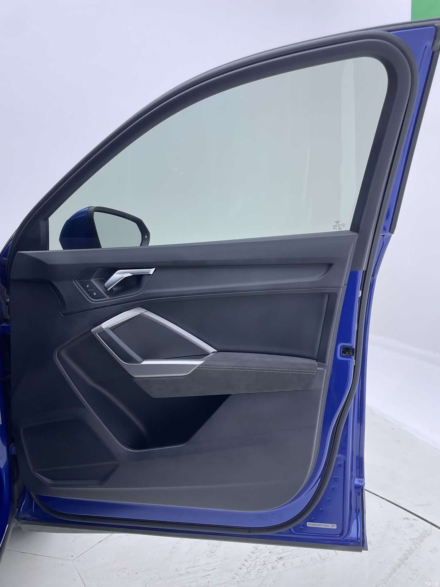 Audi Q3, 2022 10