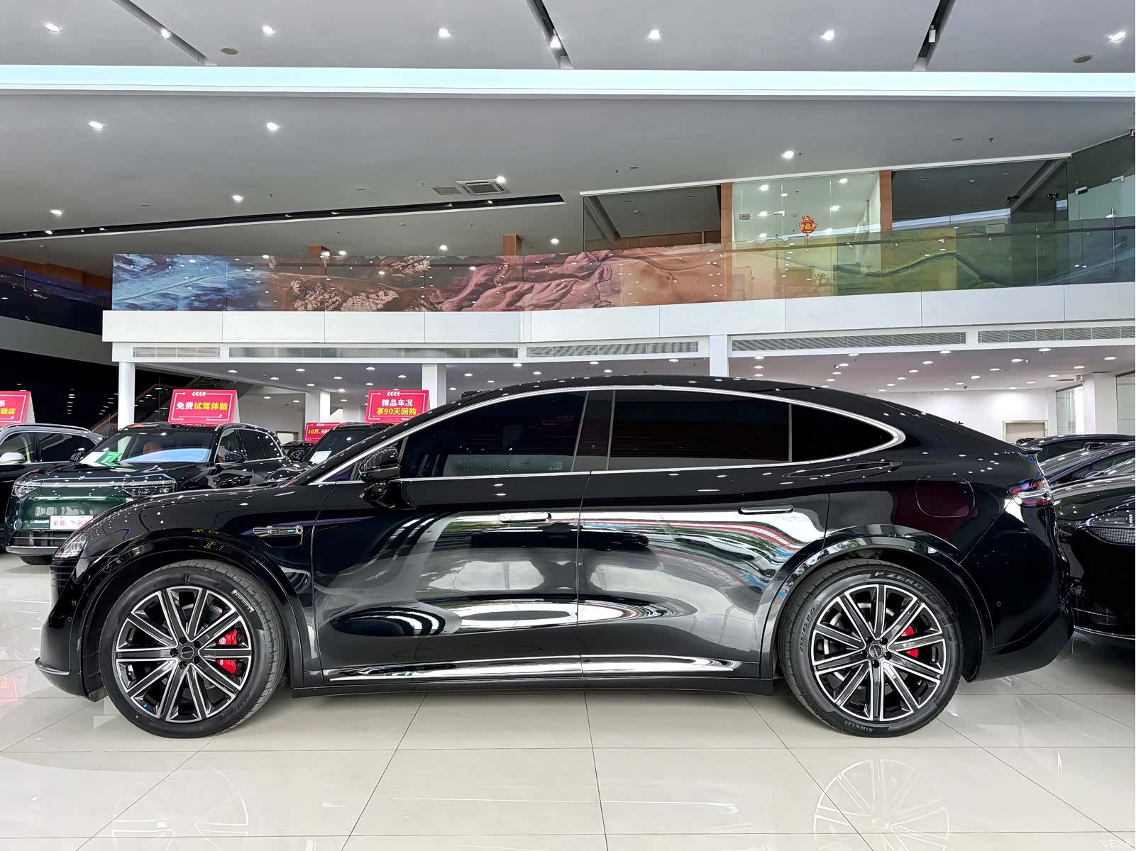 Luxeed R7, 2025 все фото