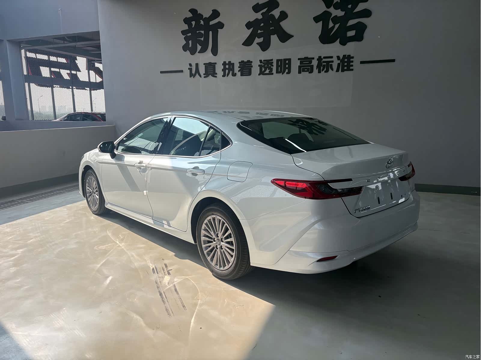 Toyota Camry, 2026 11