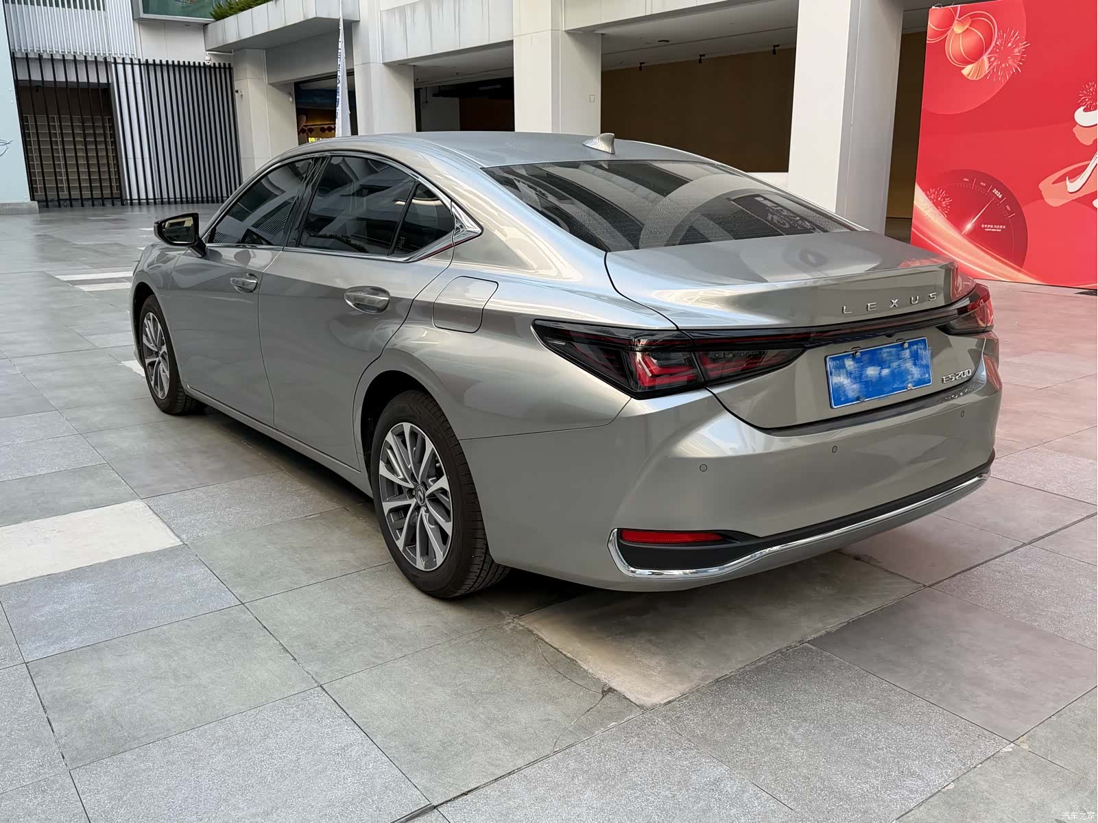 Lexus ES, 2025 3