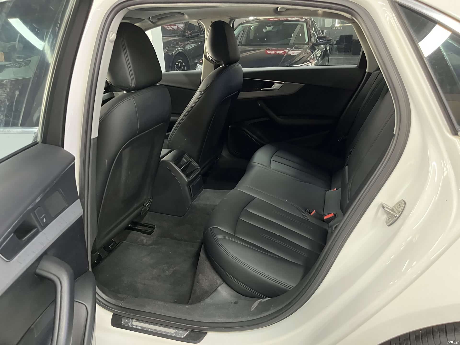 Audi A4L, 2017 4