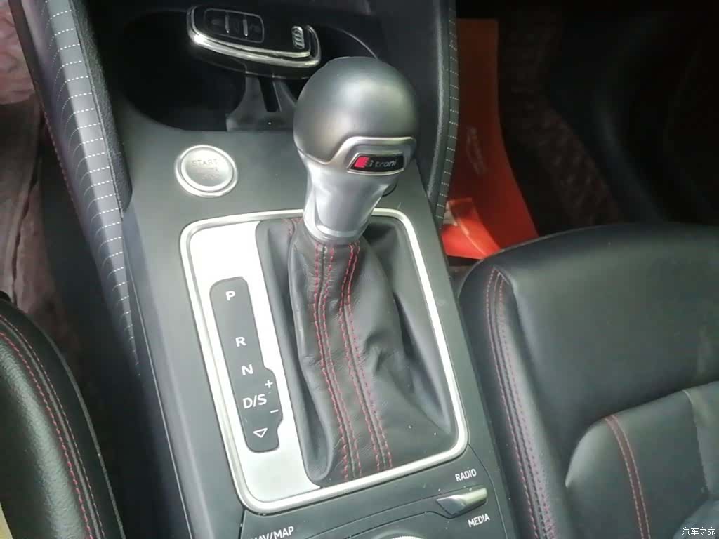 Audi Q2L, 2022 14