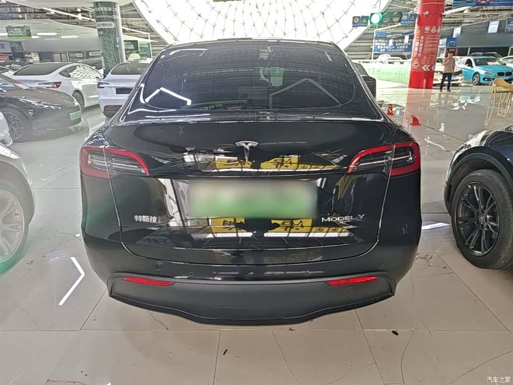Tesla Model Y, 2023 6