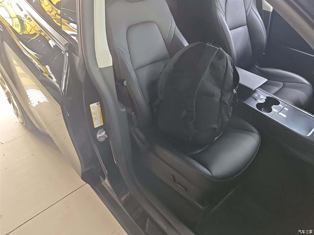 Tesla Model Y, 2023 25