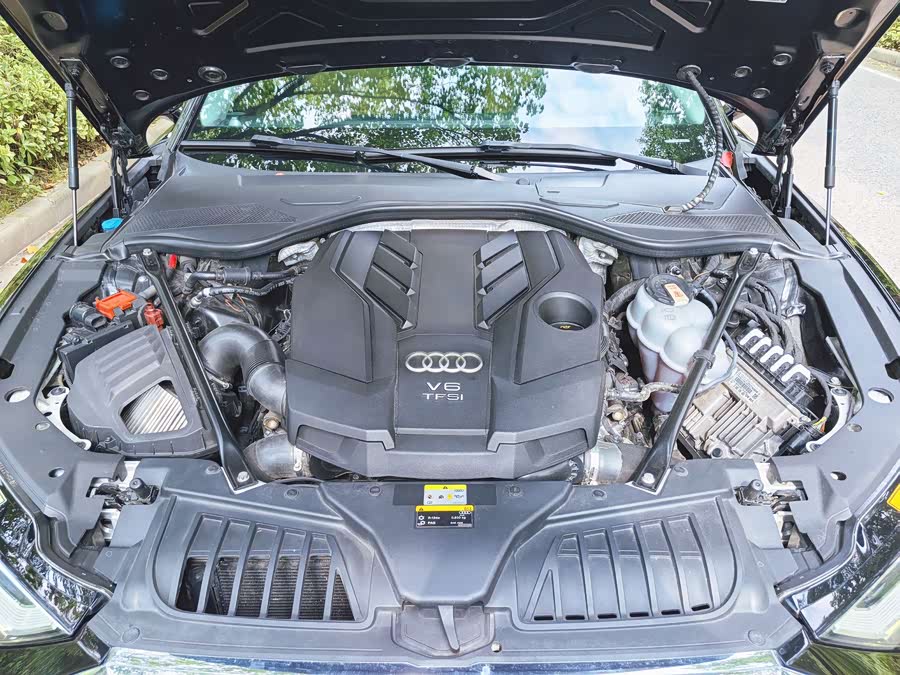 Audi A8 2021, фото 16