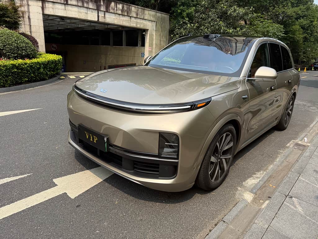 Li Auto L8