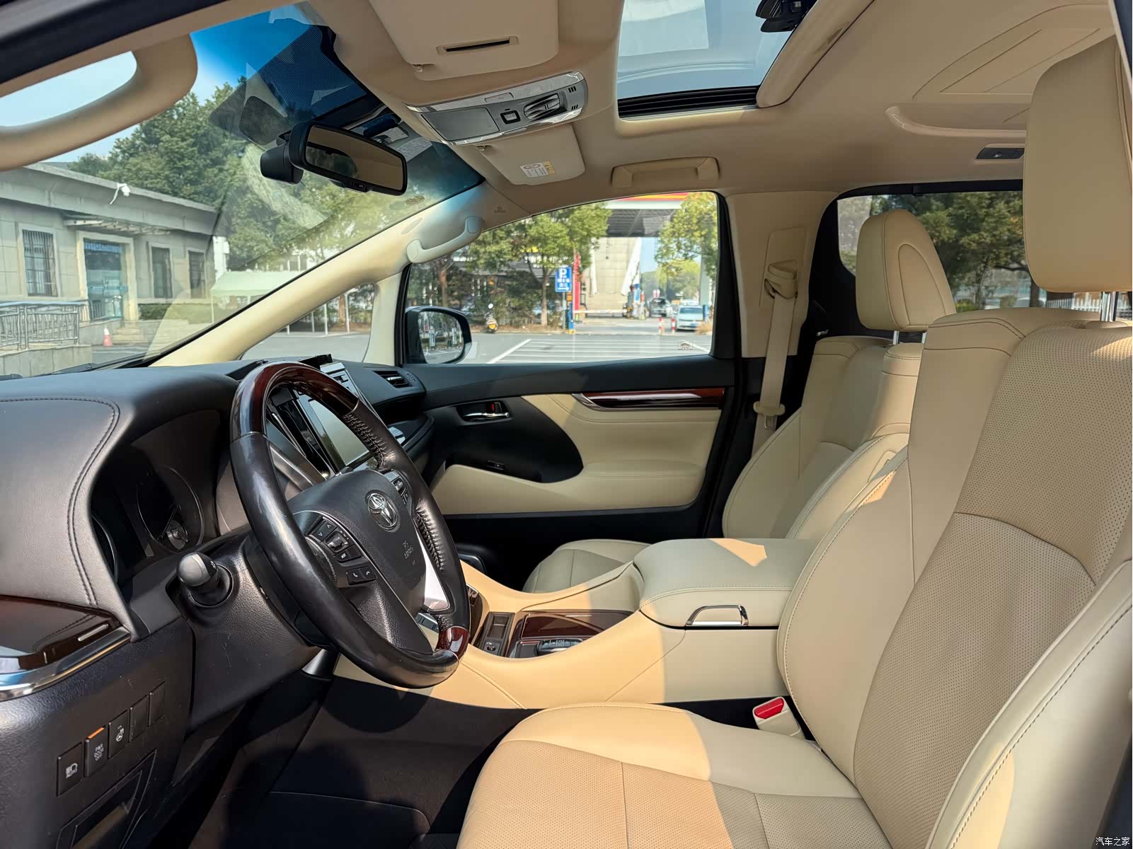 Toyota Alphard, 2017 8