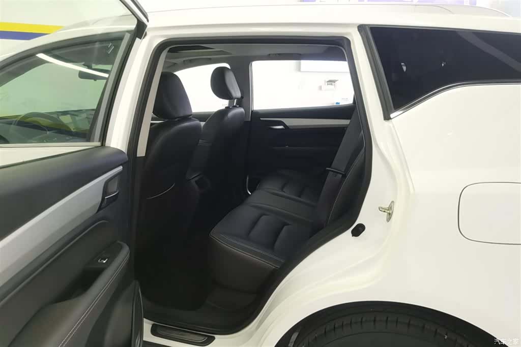 Geely X6, 2019 11