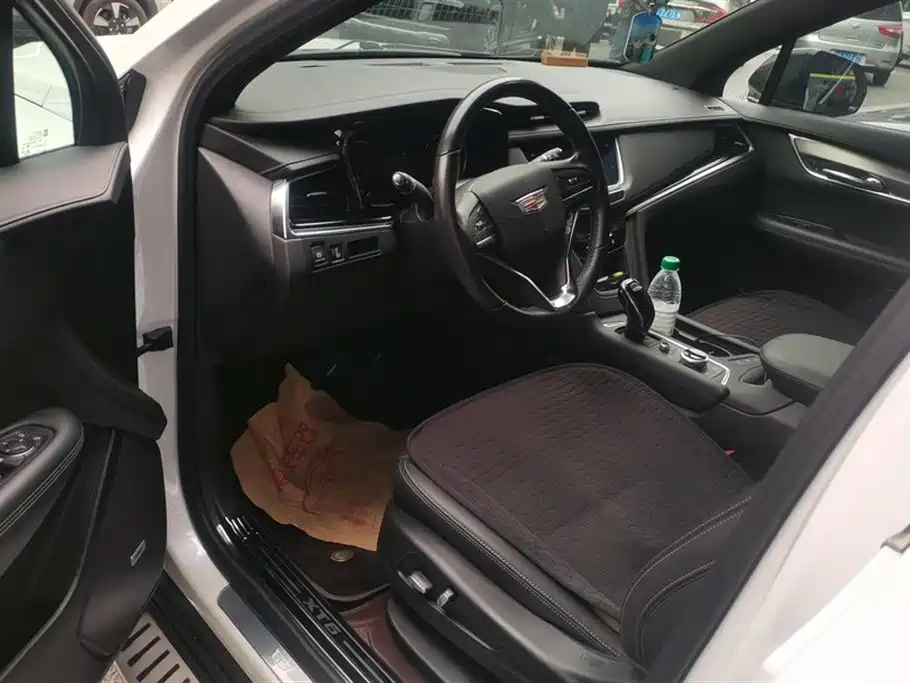 Cadillac XT6