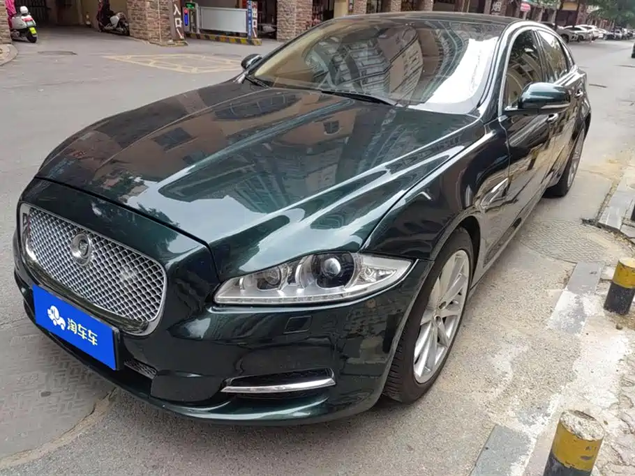 Jaguar XJ