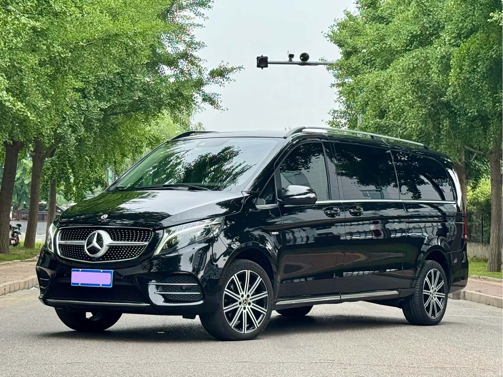 Mercedes-Benz V-Class, 2023 1