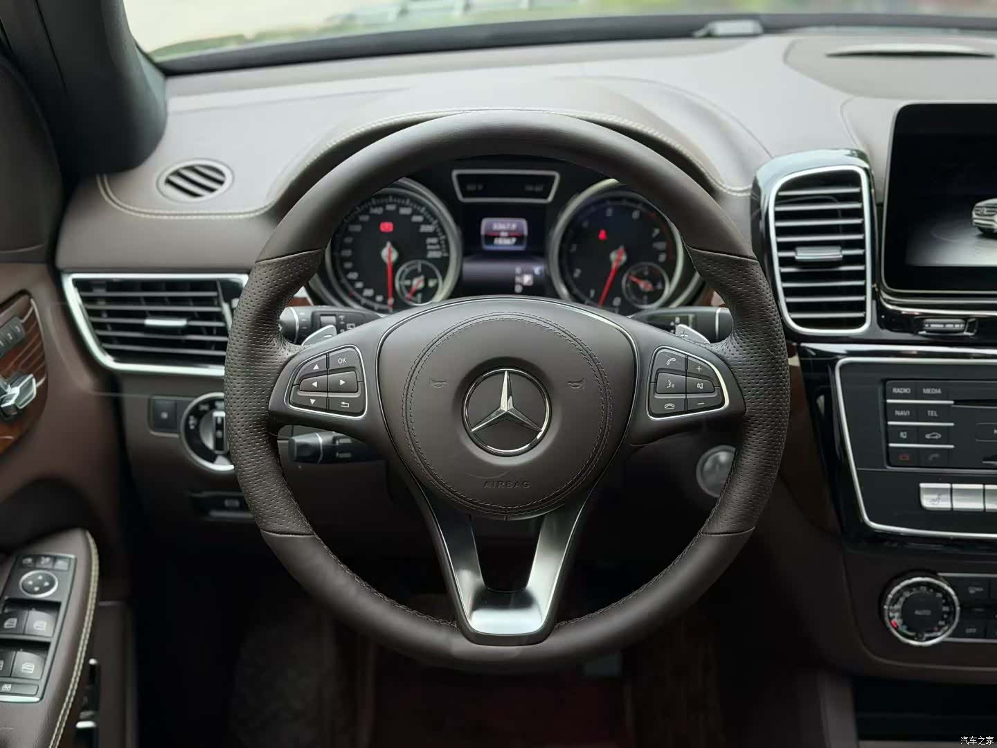 Mercedes-Benz GLS, 2017 3