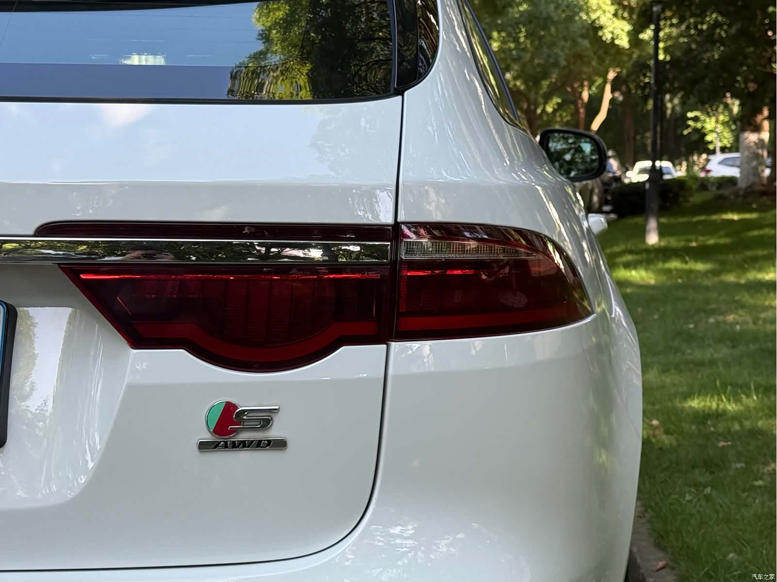 Jaguar XF, 2019 14