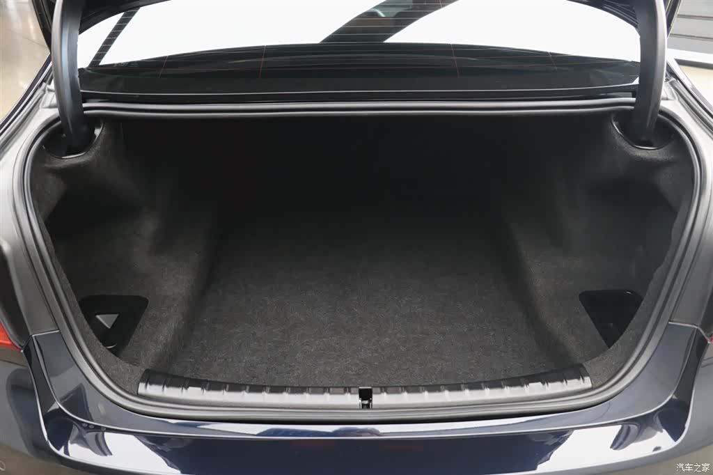 BMW 5 Series, 2019 27