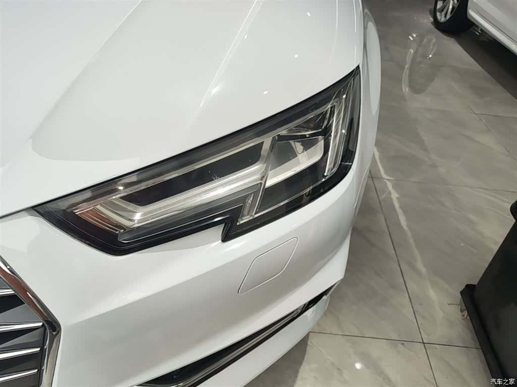 Audi A4L, 2019 3