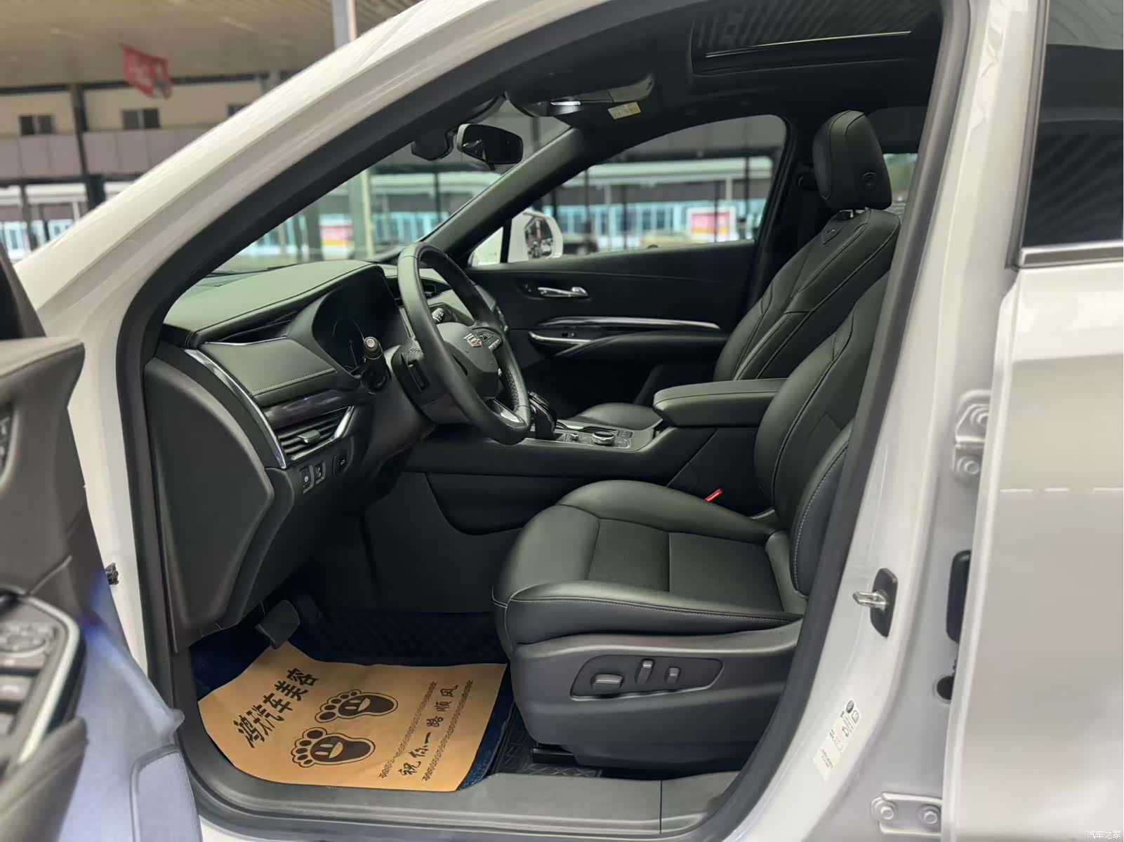 Cadillac XT4, 2022 8
