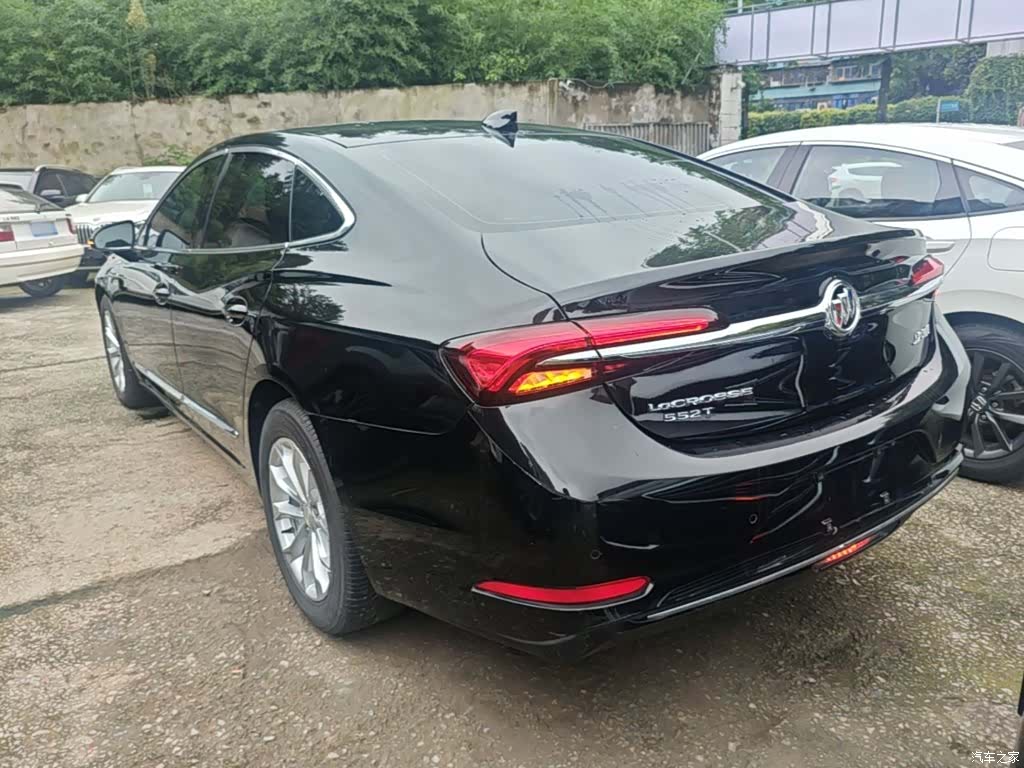 Buick LaCrosse, 2022 все фото