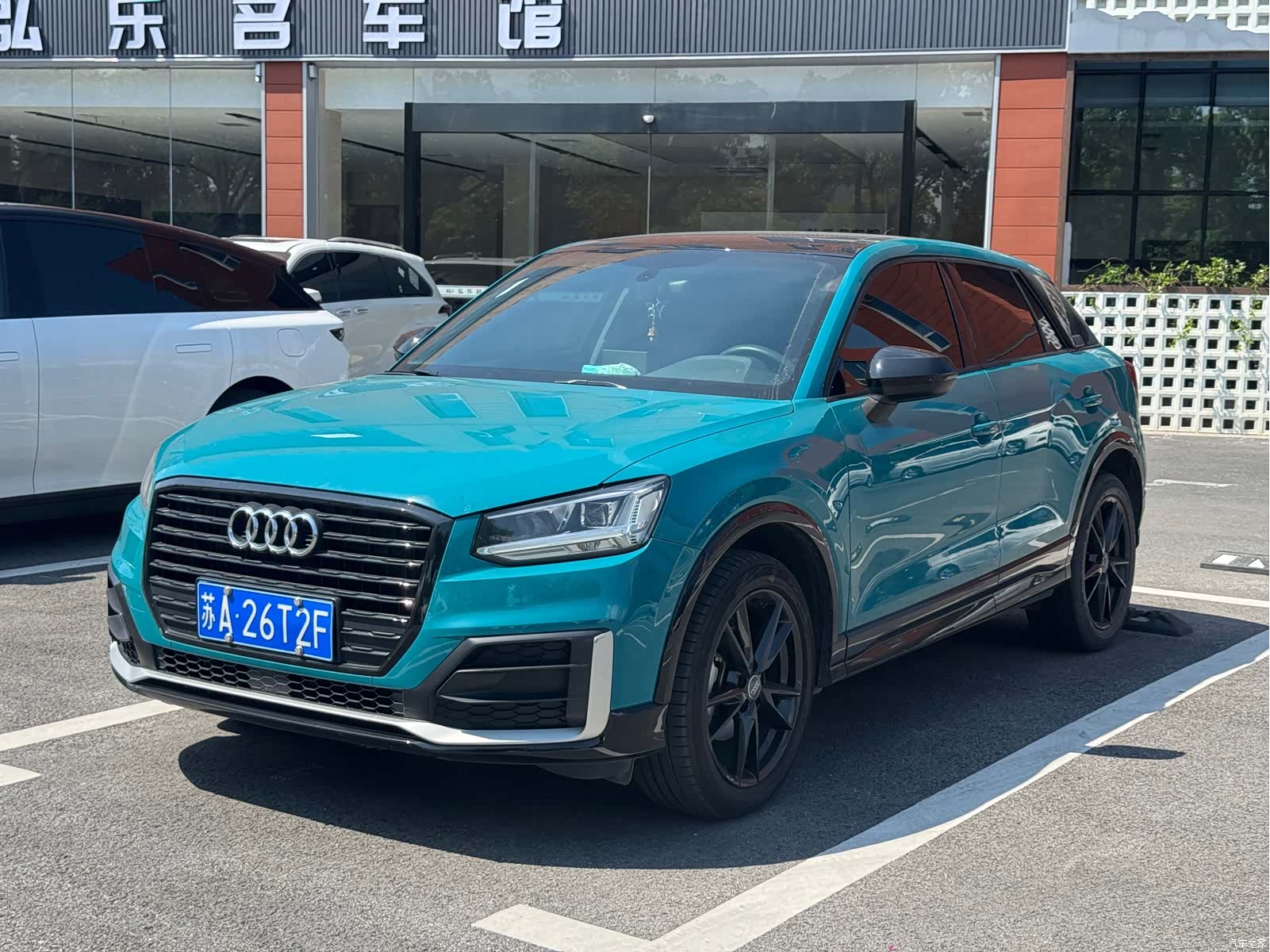 Audi Q2L, 2019 1