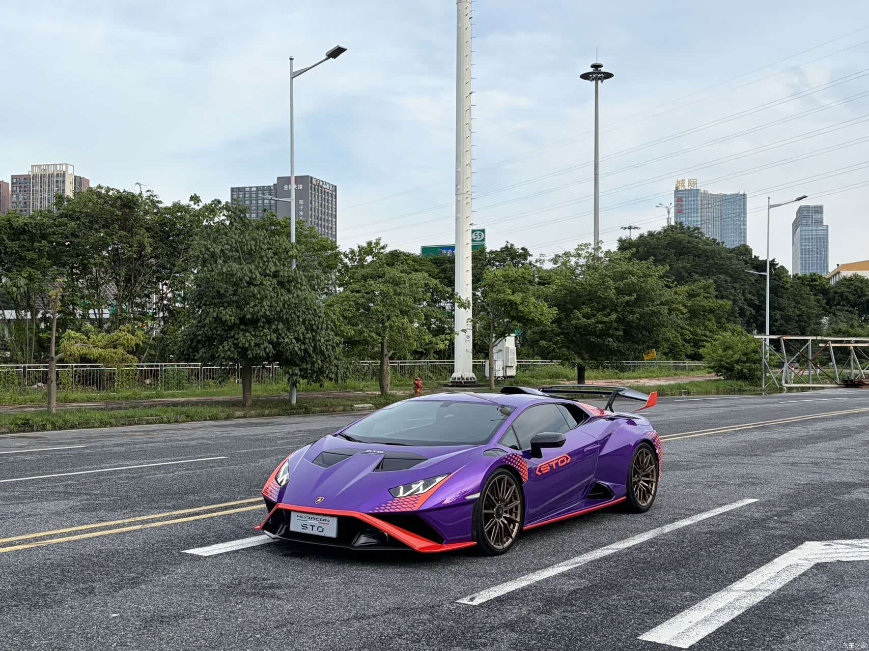 Lamborghini Huracán, 2023 1