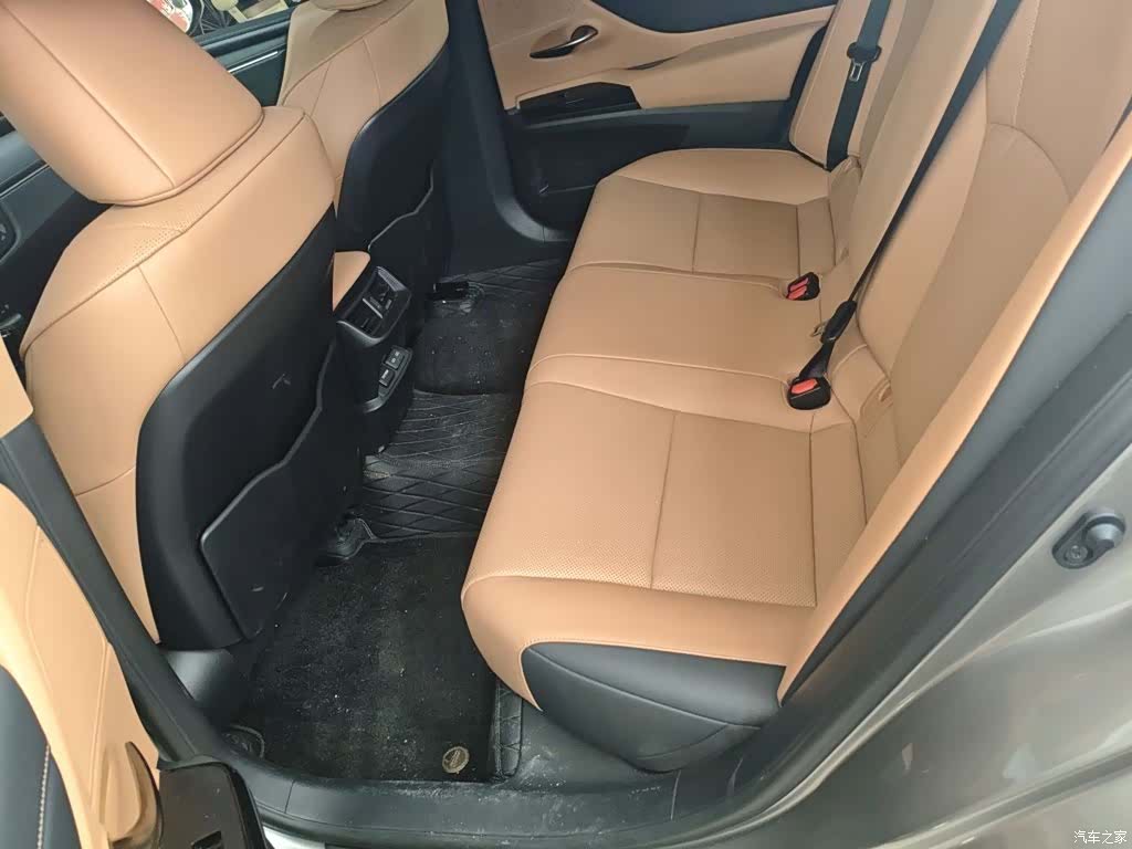 Lexus ES, 2024 12