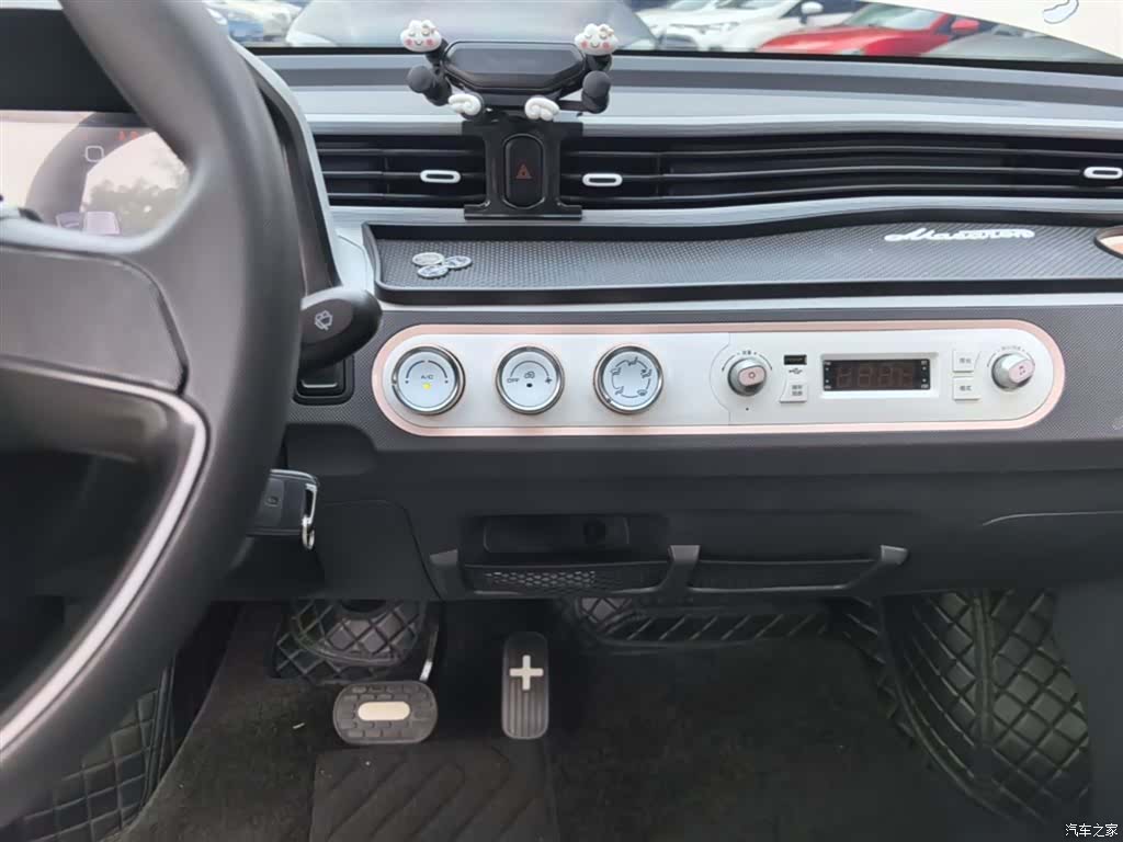 Wuling MINIEV, 2021 13