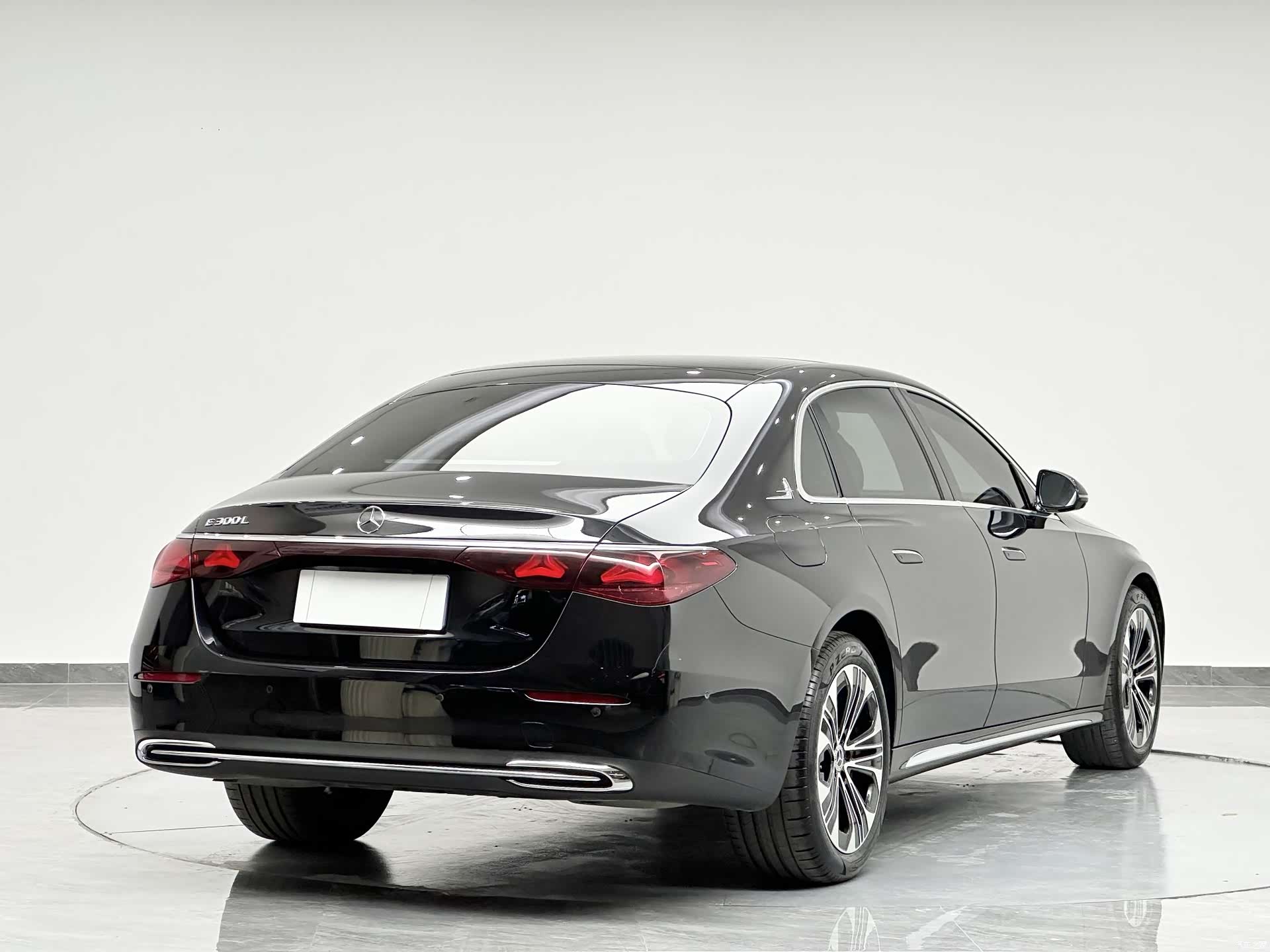 Mercedes-Benz E-Class, 2026 8
