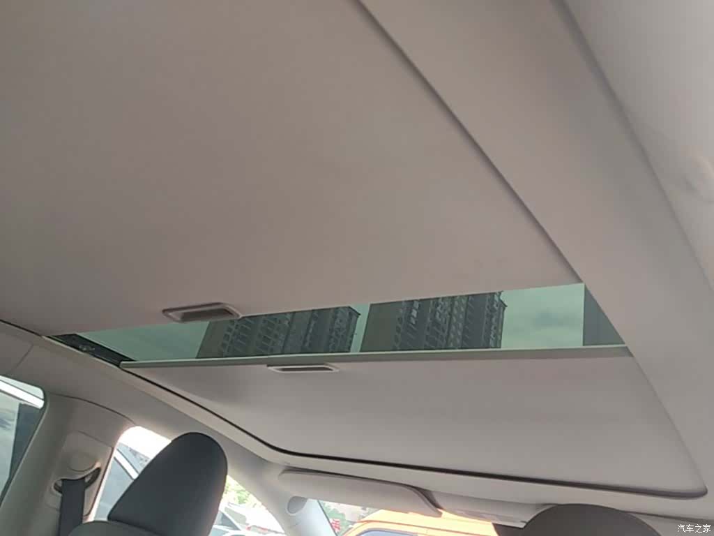 Tesla Model Y, 2023 18