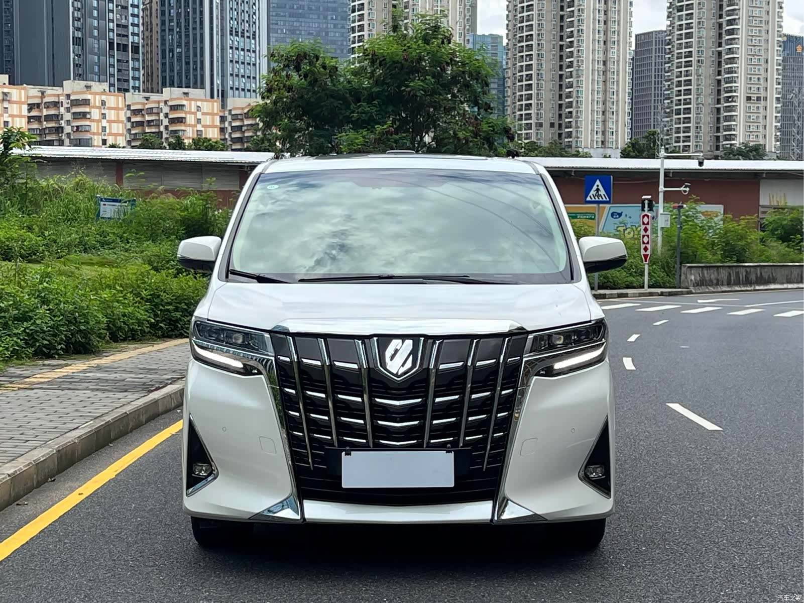 Toyota Alphard, 2018 2